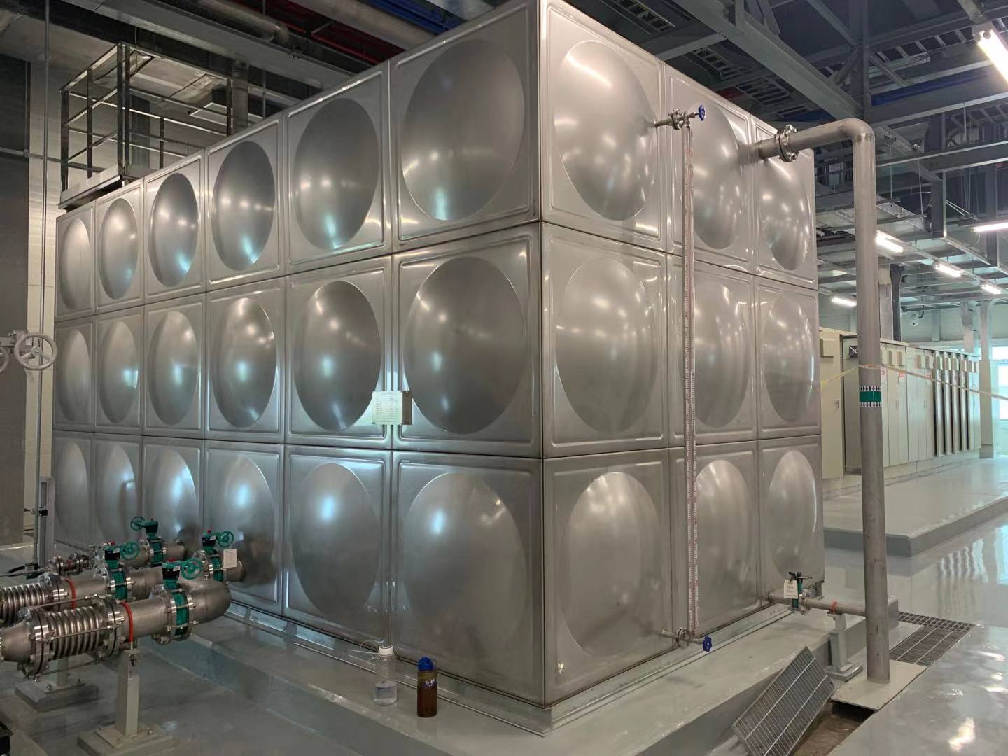 为什么不锈钢水箱不同的厂家价格相差那么大？